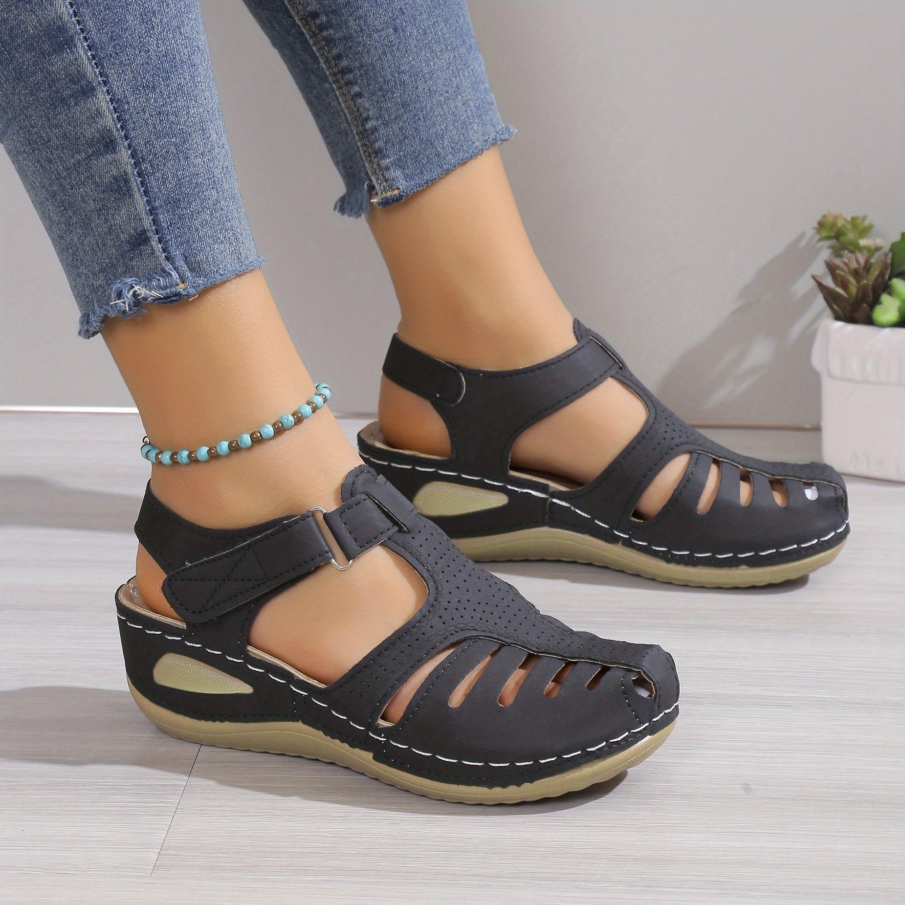 Loisa – Comfort Sandals with Gentle Lift