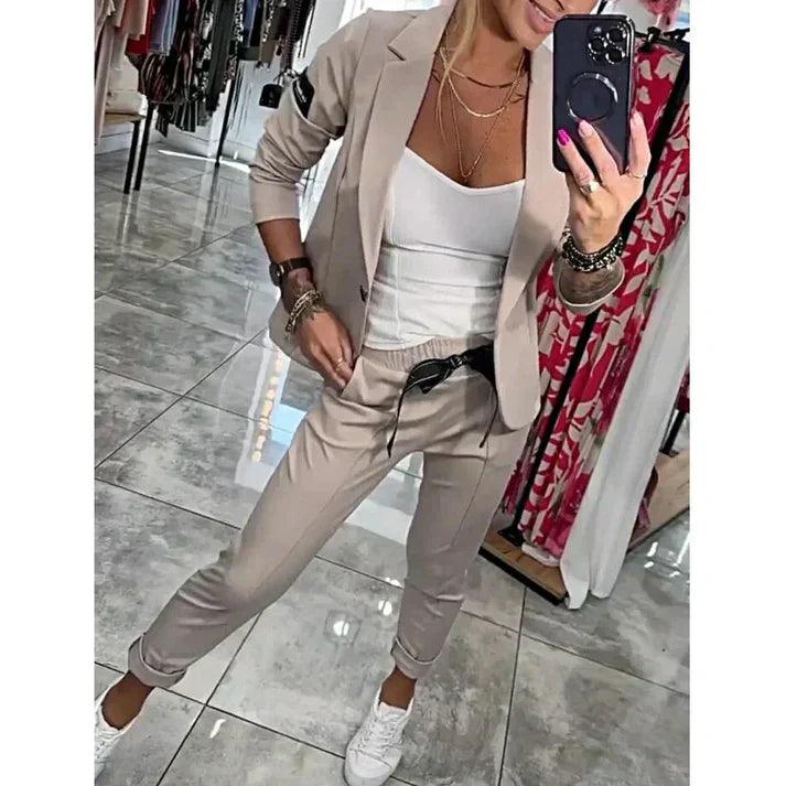 Izabela - Relaxed Blazer and Jogger Set