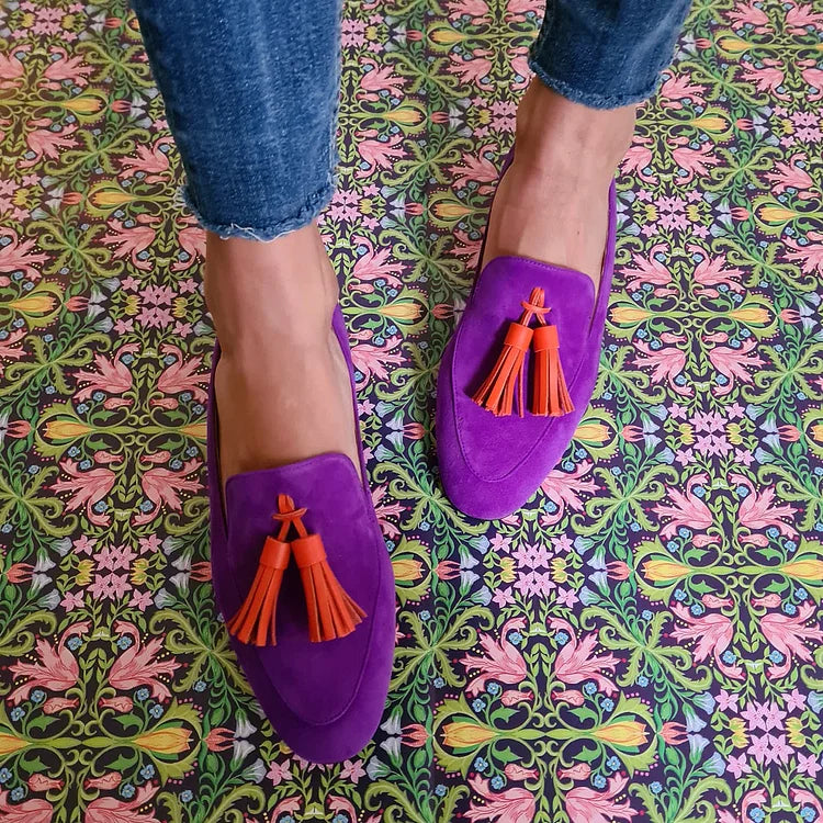 Via – Elegant Suede Loafers with Tassel