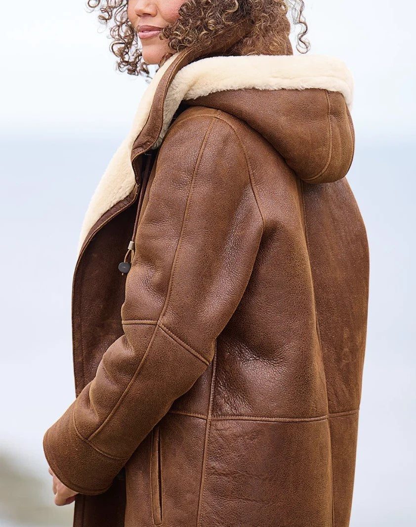 Celine – Timeless Winter Coat with Soft Silhouette