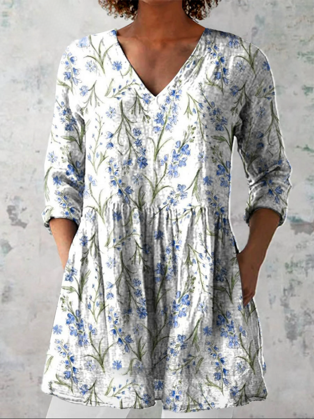 Vera - Long Blouse with V-Neck