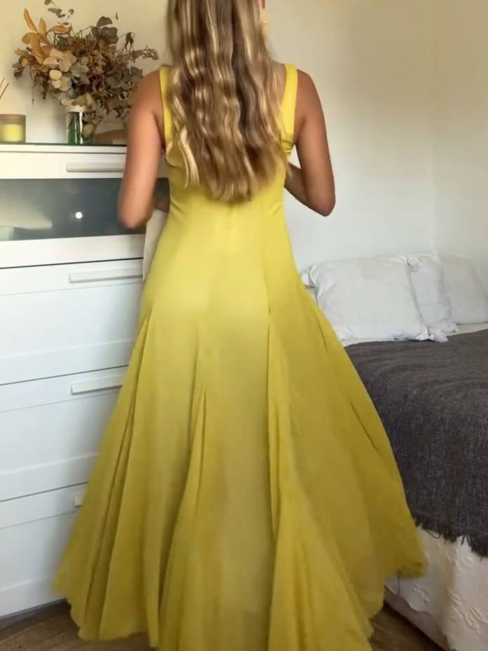 Arra – Long Dress with Square Neckline