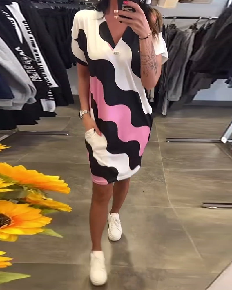 Cailyn – Wave Print V-neck Summer Dress