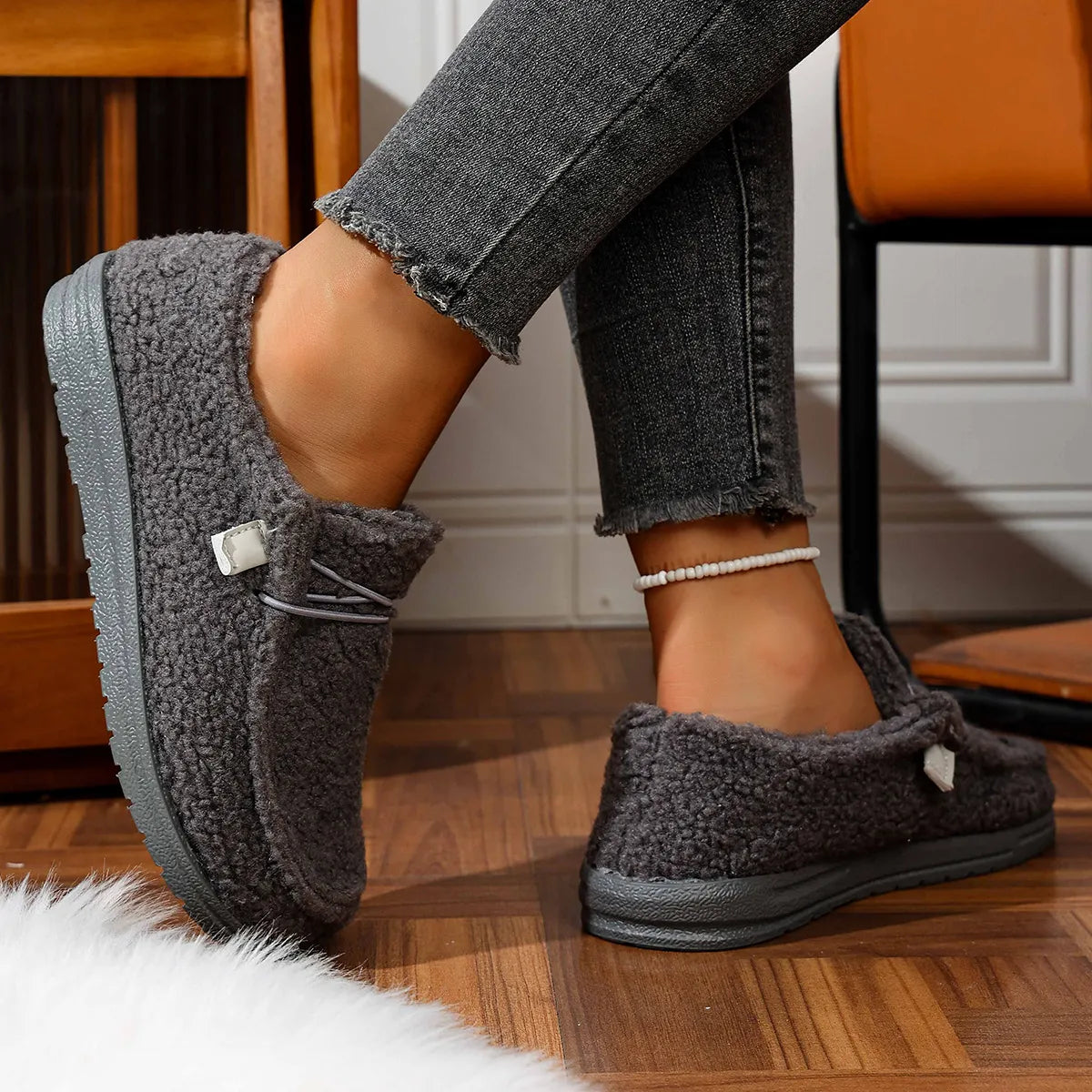 Lanie – Ultra Soft Teddy Slippers for Winter Comfort
