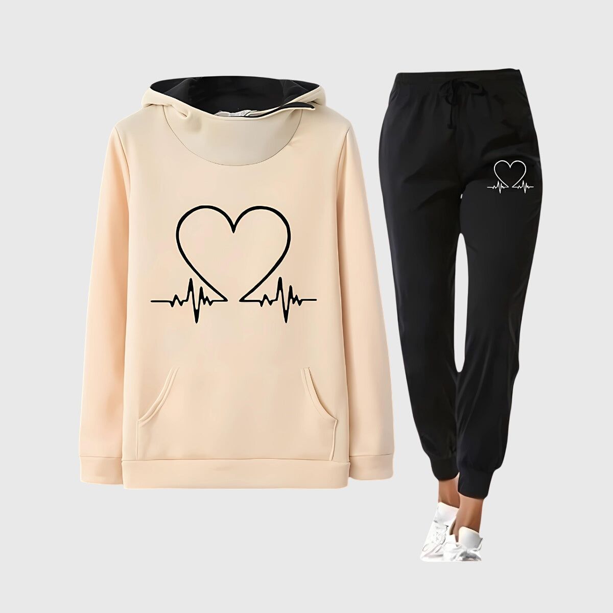 Hannie – Cozy Tracksuit with Heart Detail