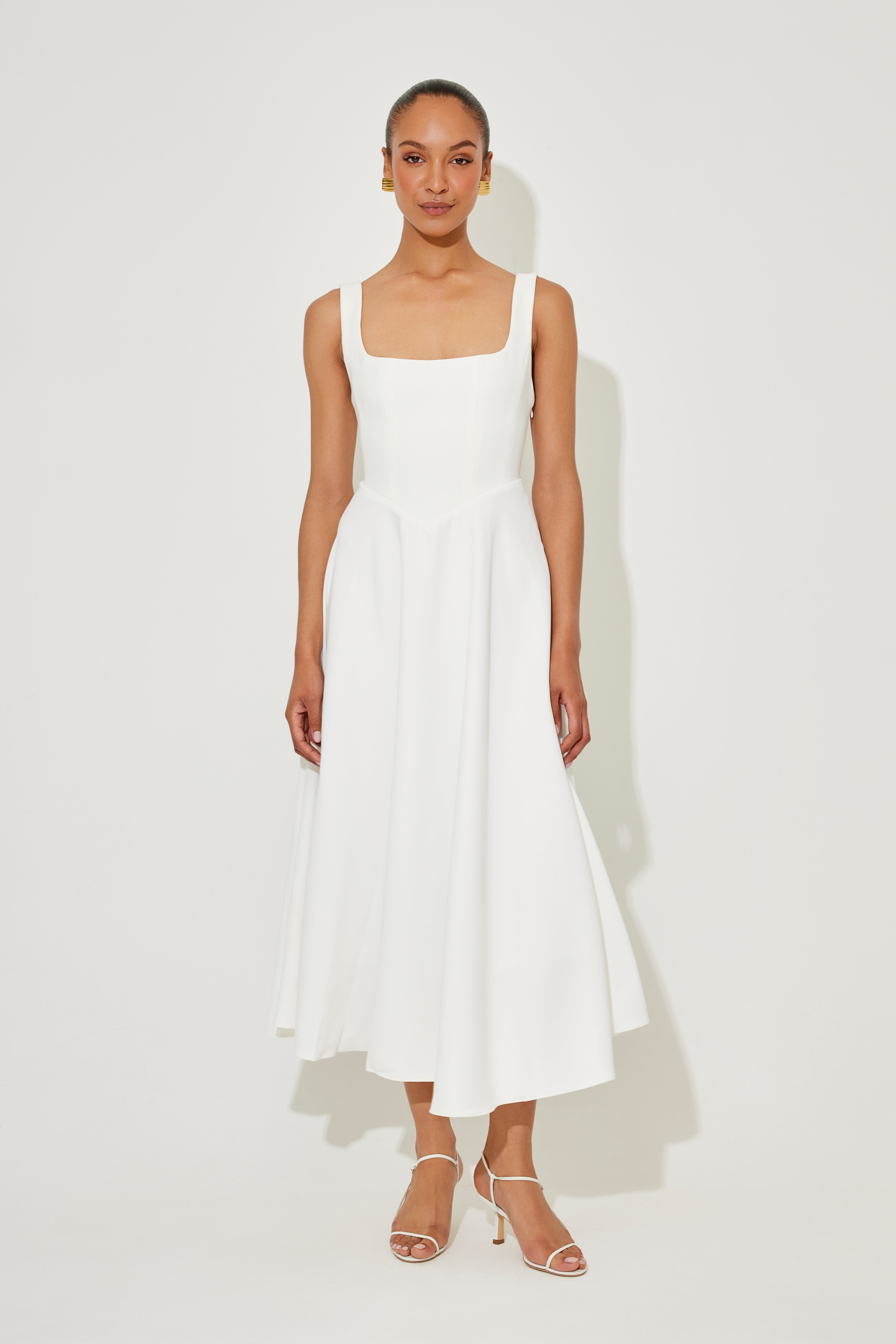 Leah - Timeless Flowy Midi Dress