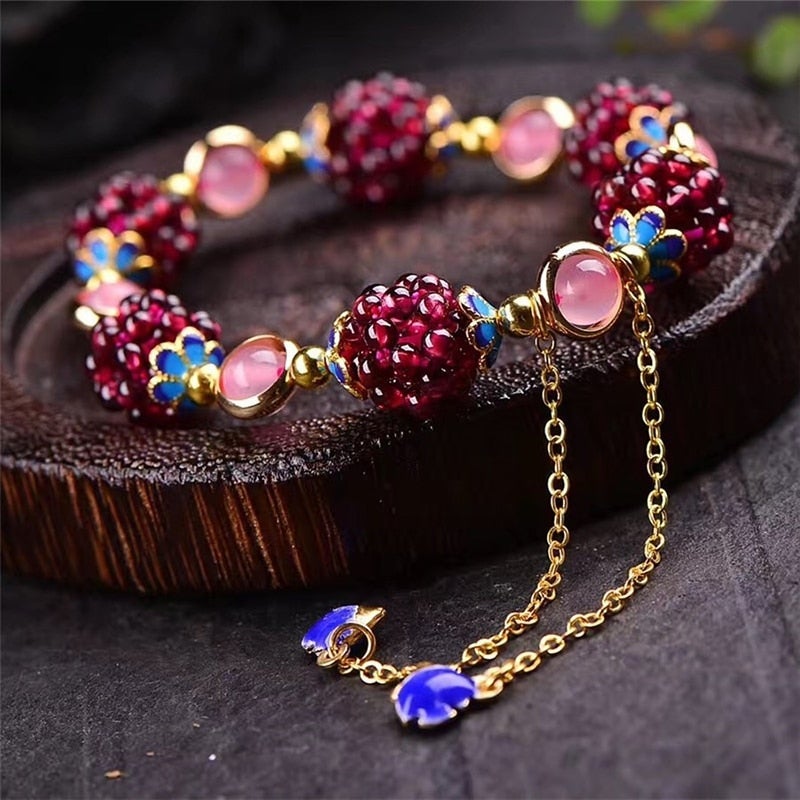 Laura – Bracelet with Berries Made of Natural Stone
