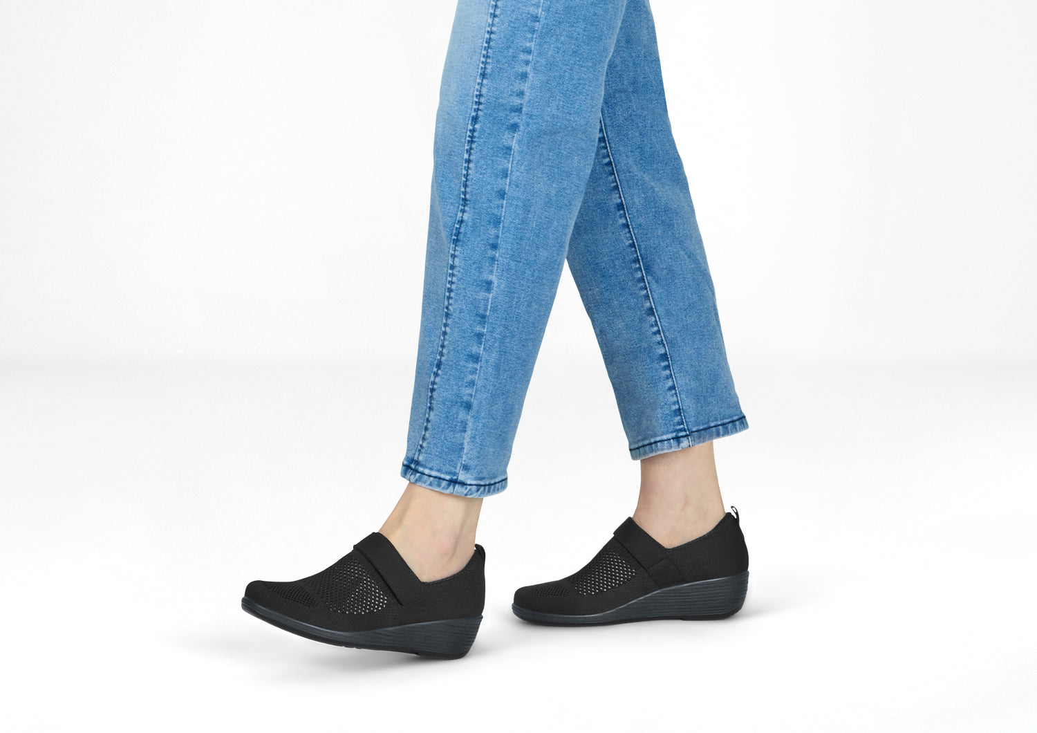 Ivy – Timeless Elegance in Rich Black