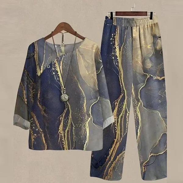 Katy – Comfortable and chic shirt and pants set