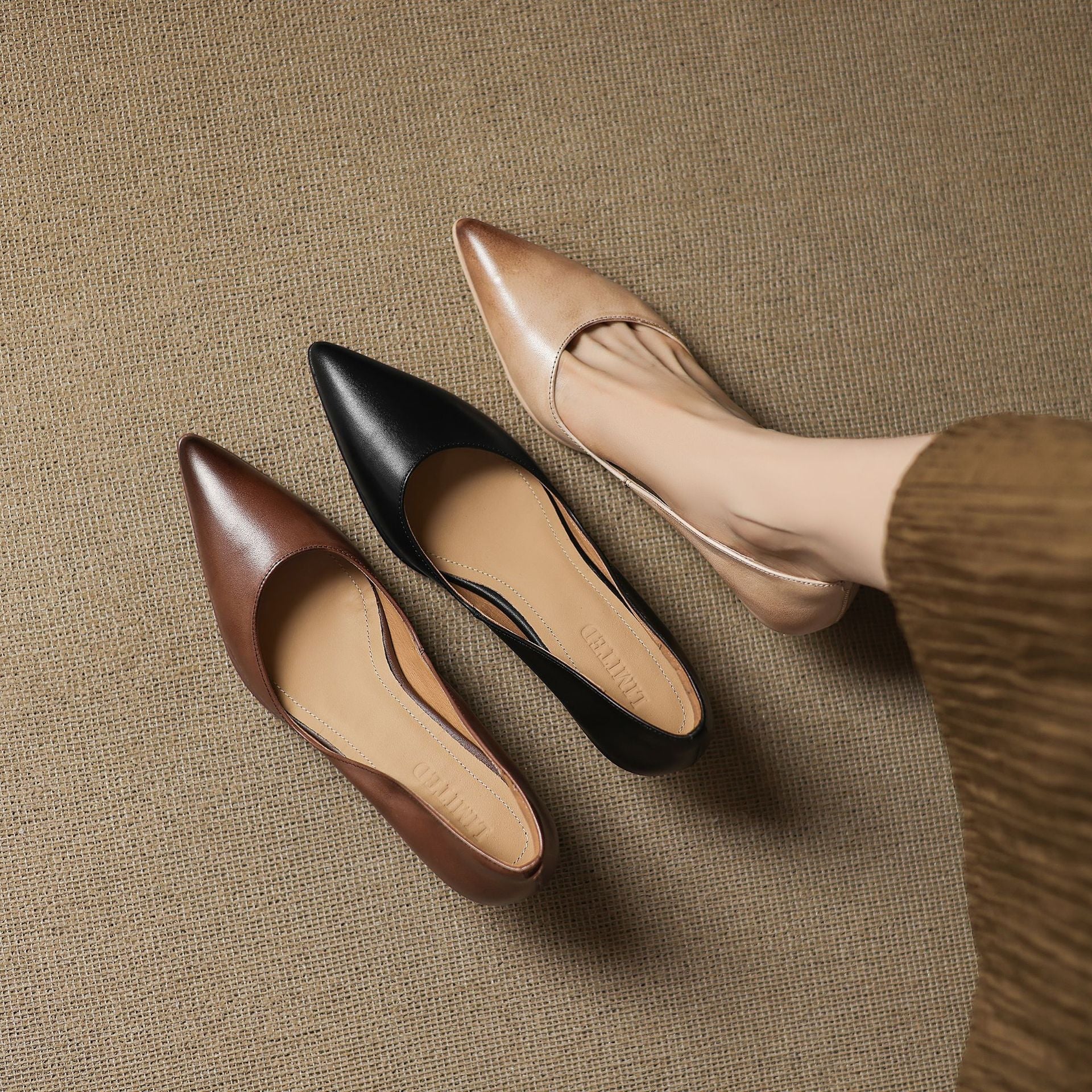 Carla - Leather Kitten Heels