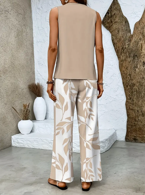 Mikka – Elegant Two-Piece Set with Leaf Print