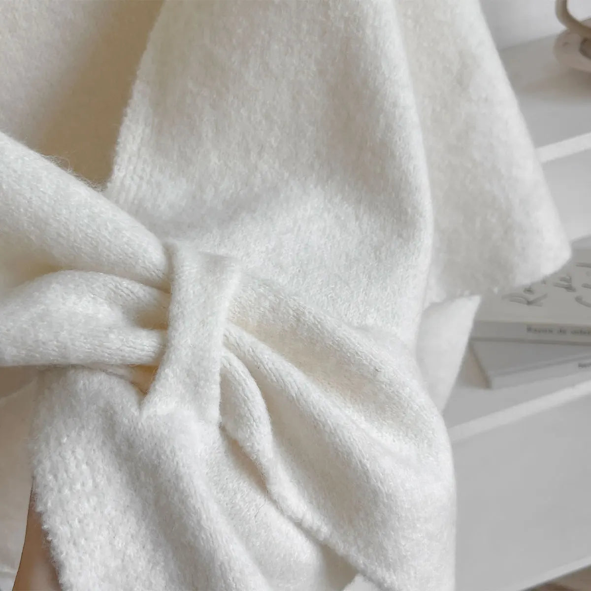 Aira – Cozy Autumn Scarf