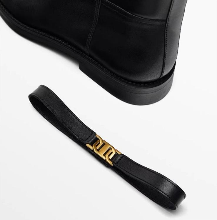 Laiza – Minimalist Block Heel Boots with Chic Buckle Detail