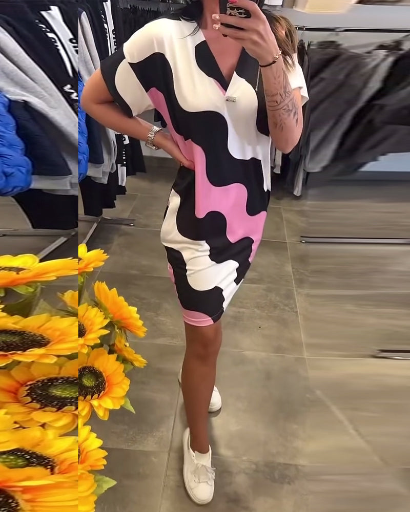 Cailyn – Wave Print V-neck Summer Dress