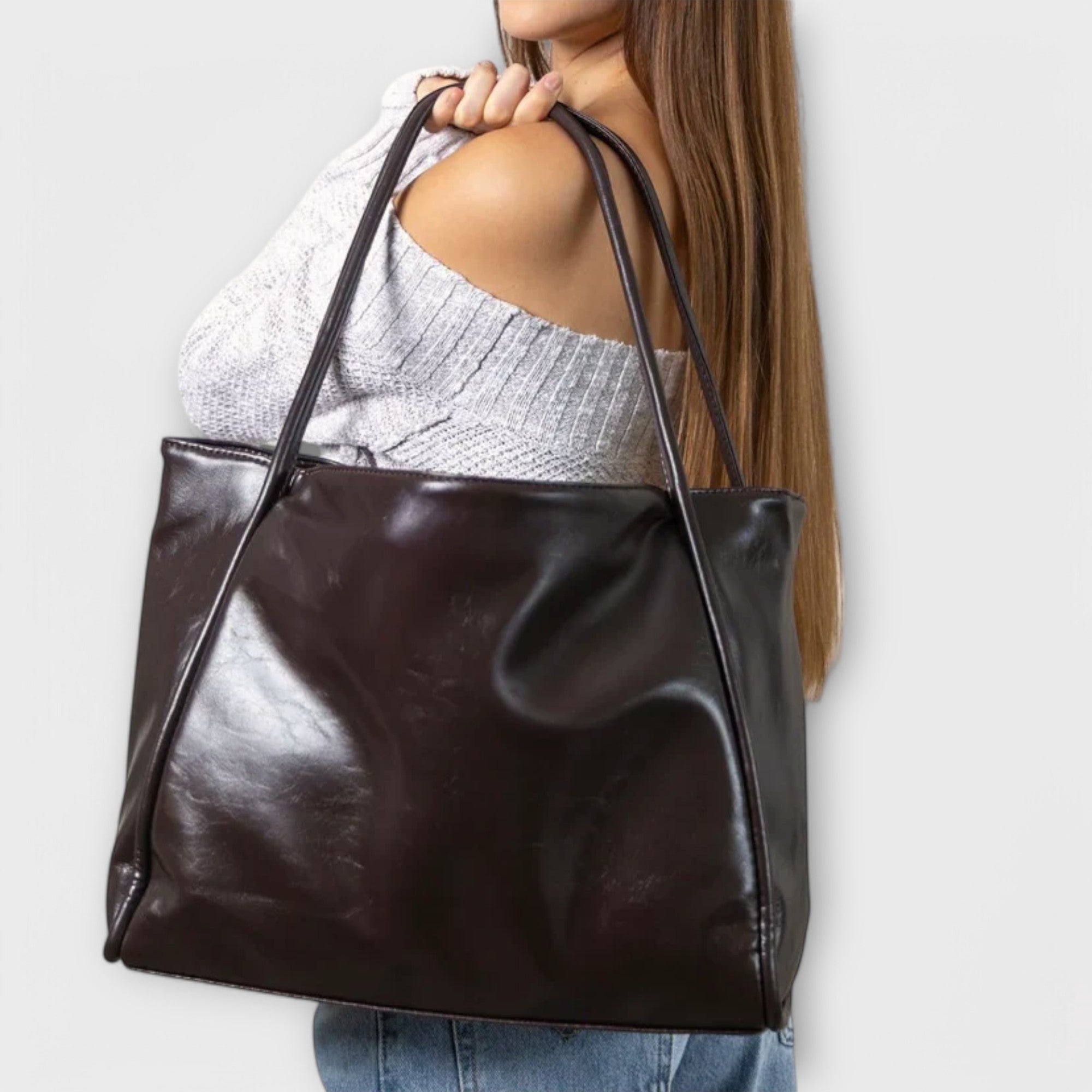 Nessie - Elegant Leather Bag