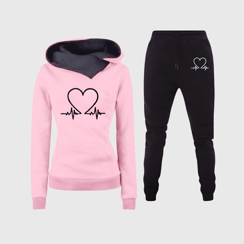 Hannie – Cozy Tracksuit with Heart Detail