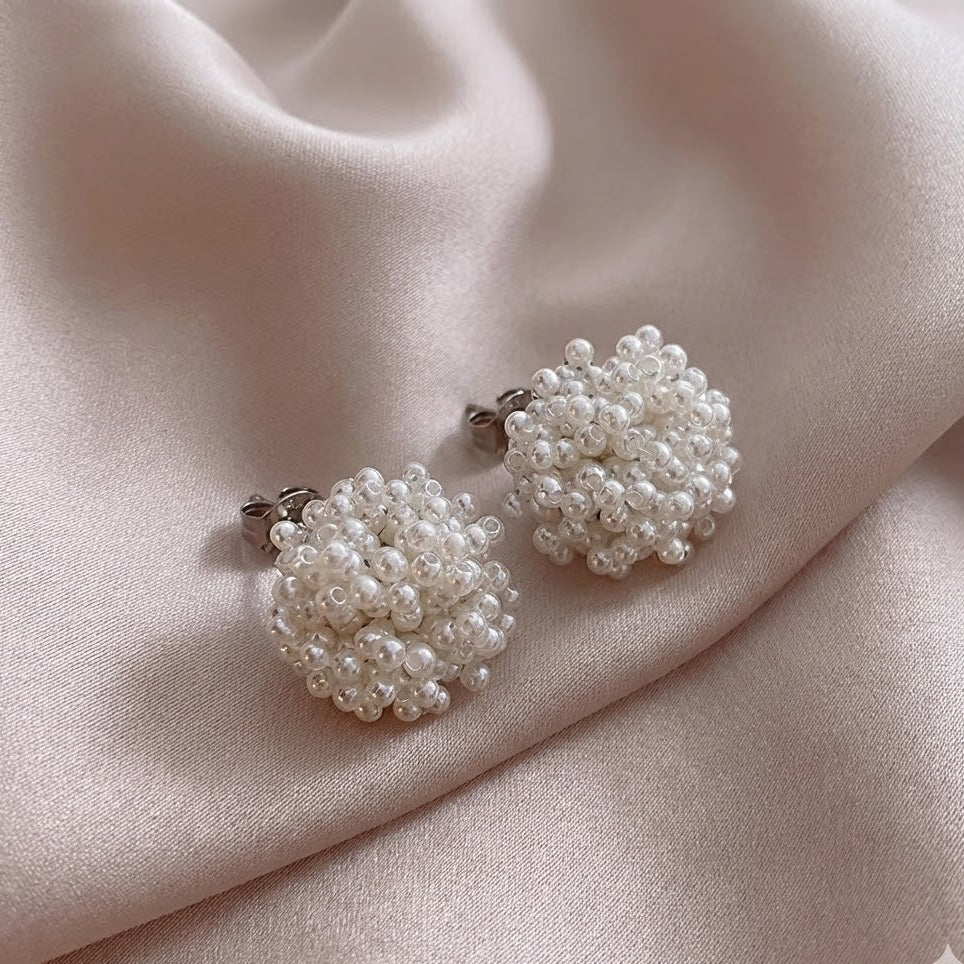 Geela - Elegant Pearl Cluster Earrings