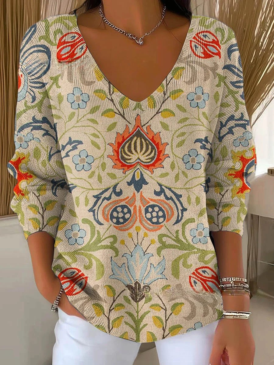 Karinna – Knitted Sweater with V-Neck