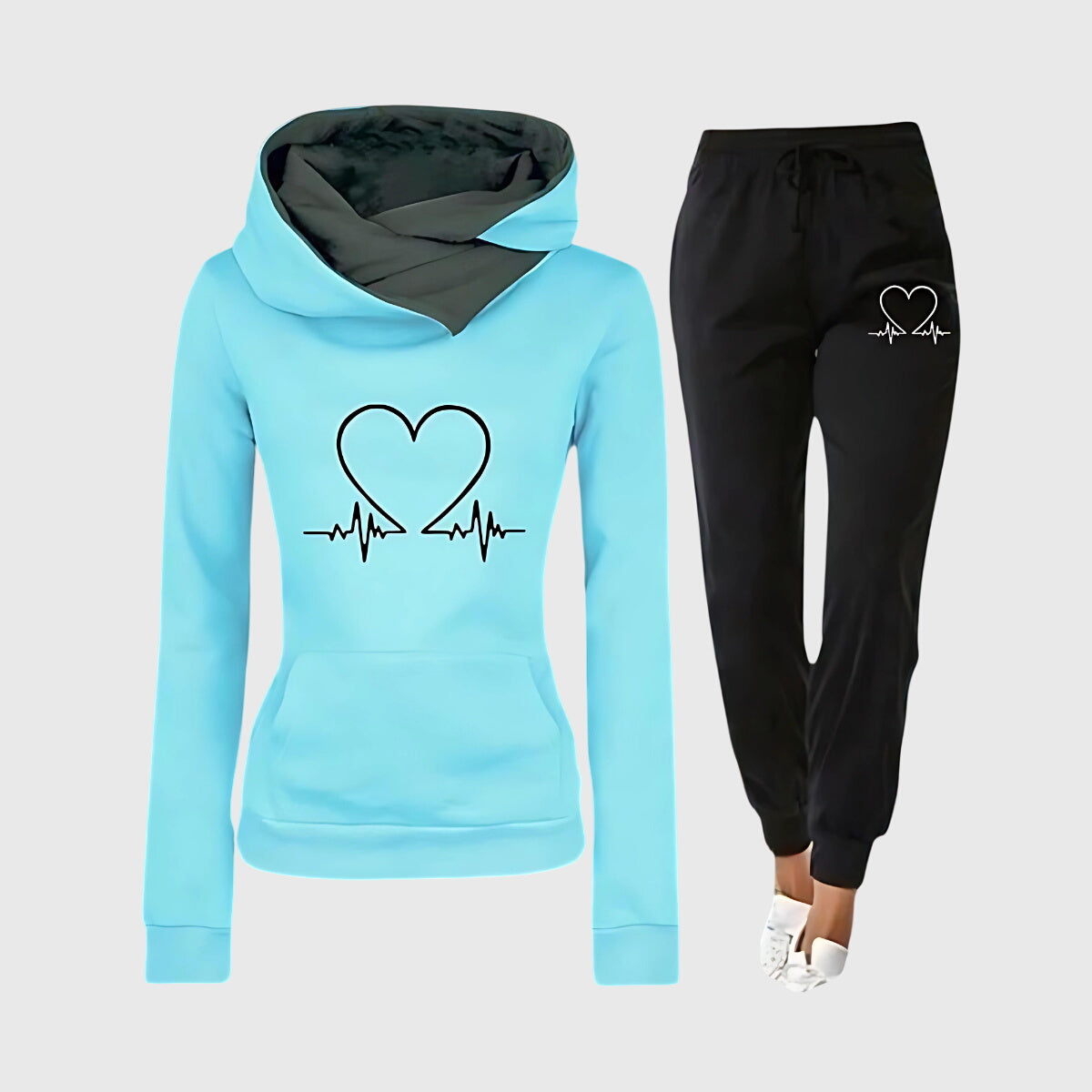 Hannie – Cozy Tracksuit with Heart Detail