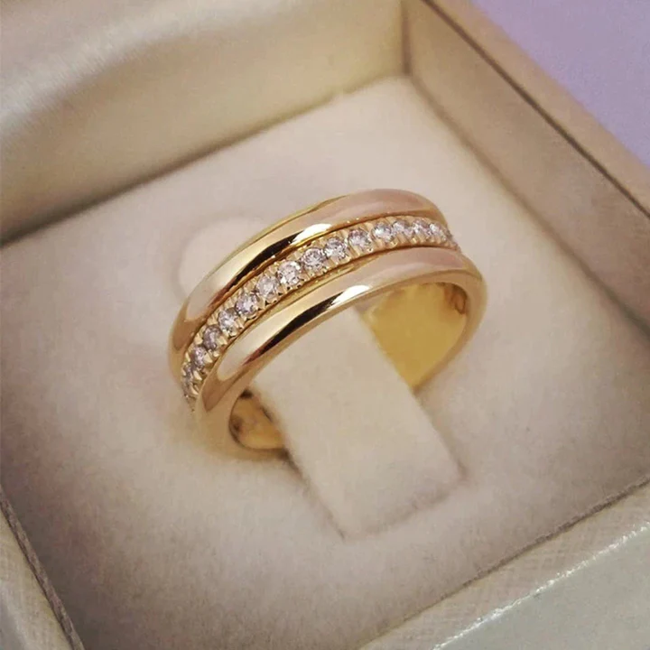 Jane - Vintage Framed Zirconia Ring