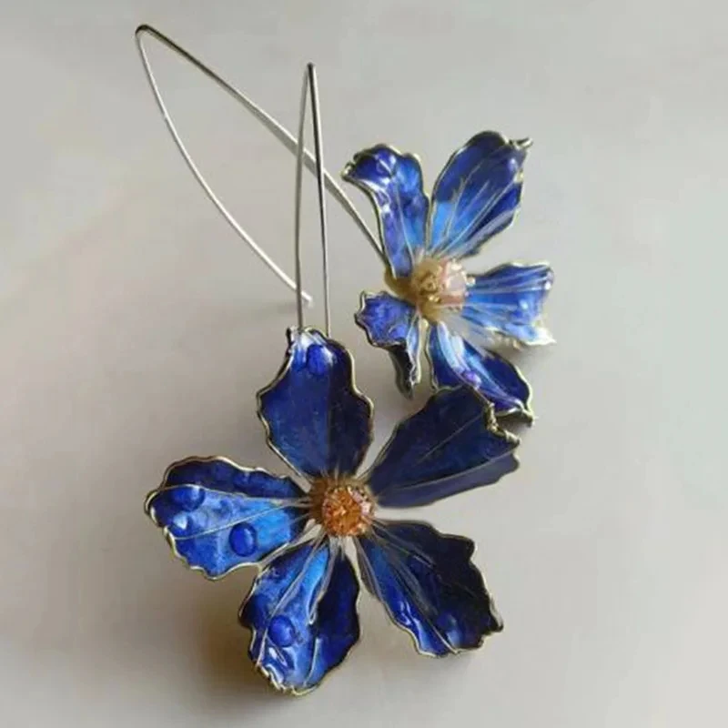 Marga – Vintage Earrings with Blue Flower