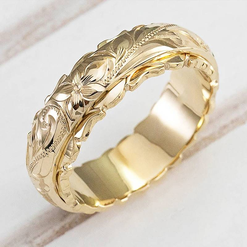 Joie – Vintage Gold Ring with Floral Motif