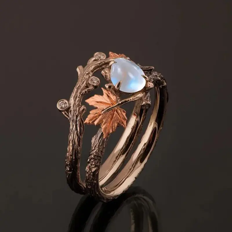 Pamela – Ring with Natural Elements and Moonstone