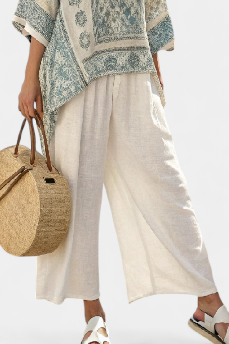 Lisa – Comfortable Printed Blouse and Wide-Leg White Pants
