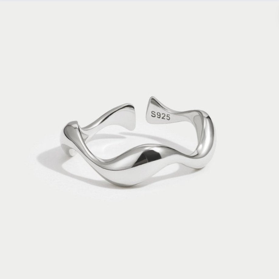 Vanie - Minimalist Ring