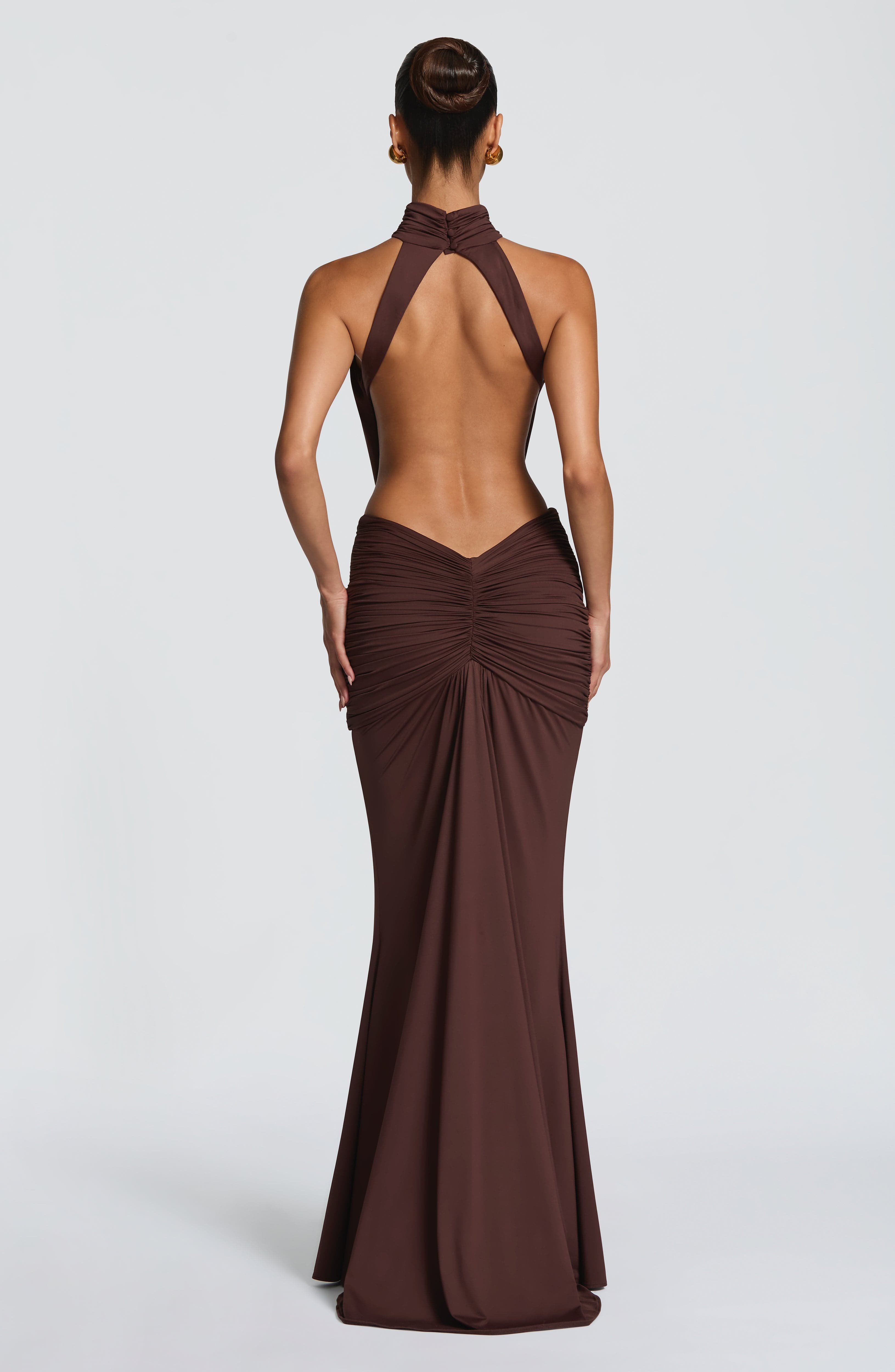 Luna - Elegant Backless Silk