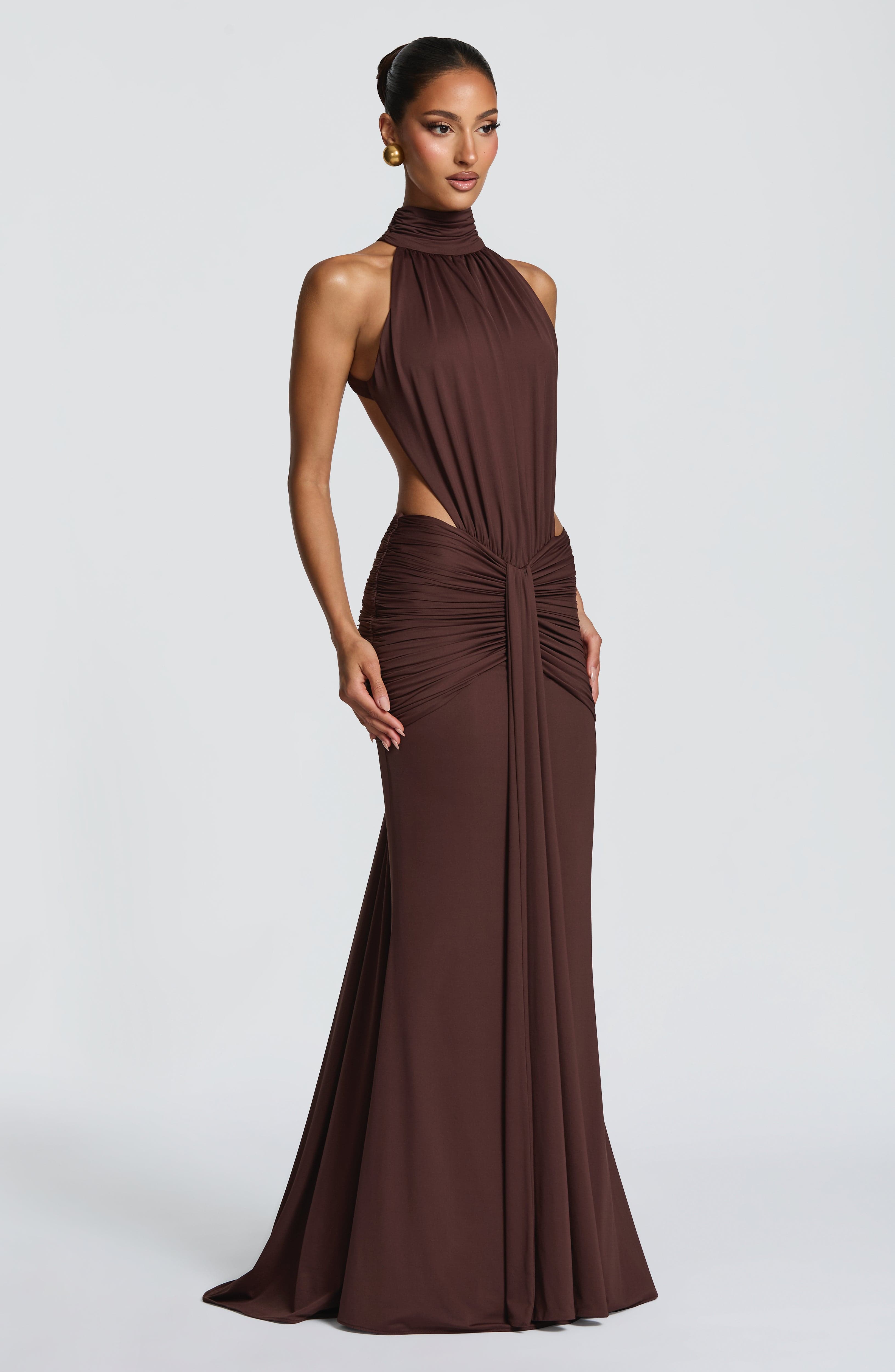 Luna - Elegant Backless Silk