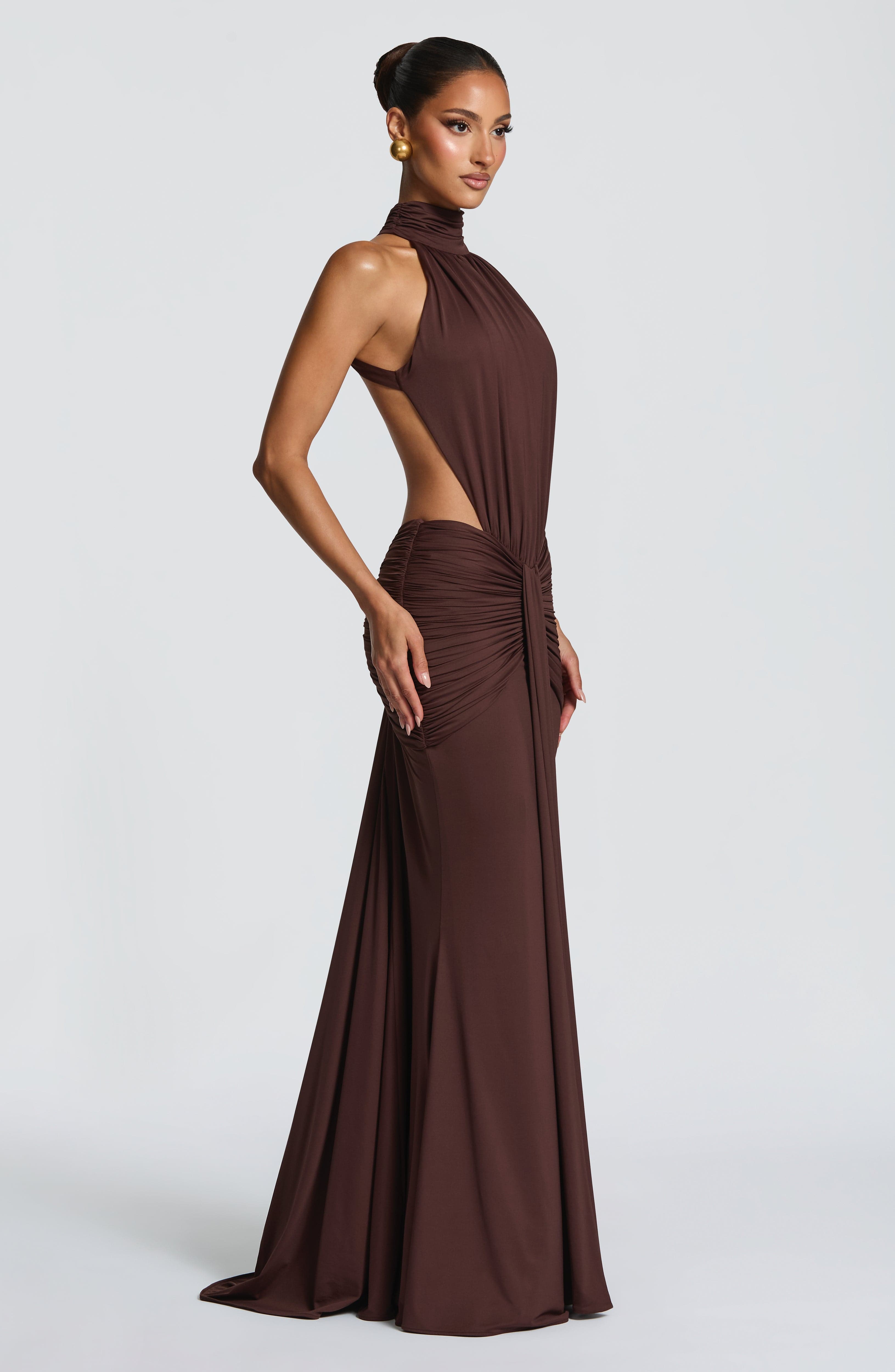 Luna - Elegant Backless Silk
