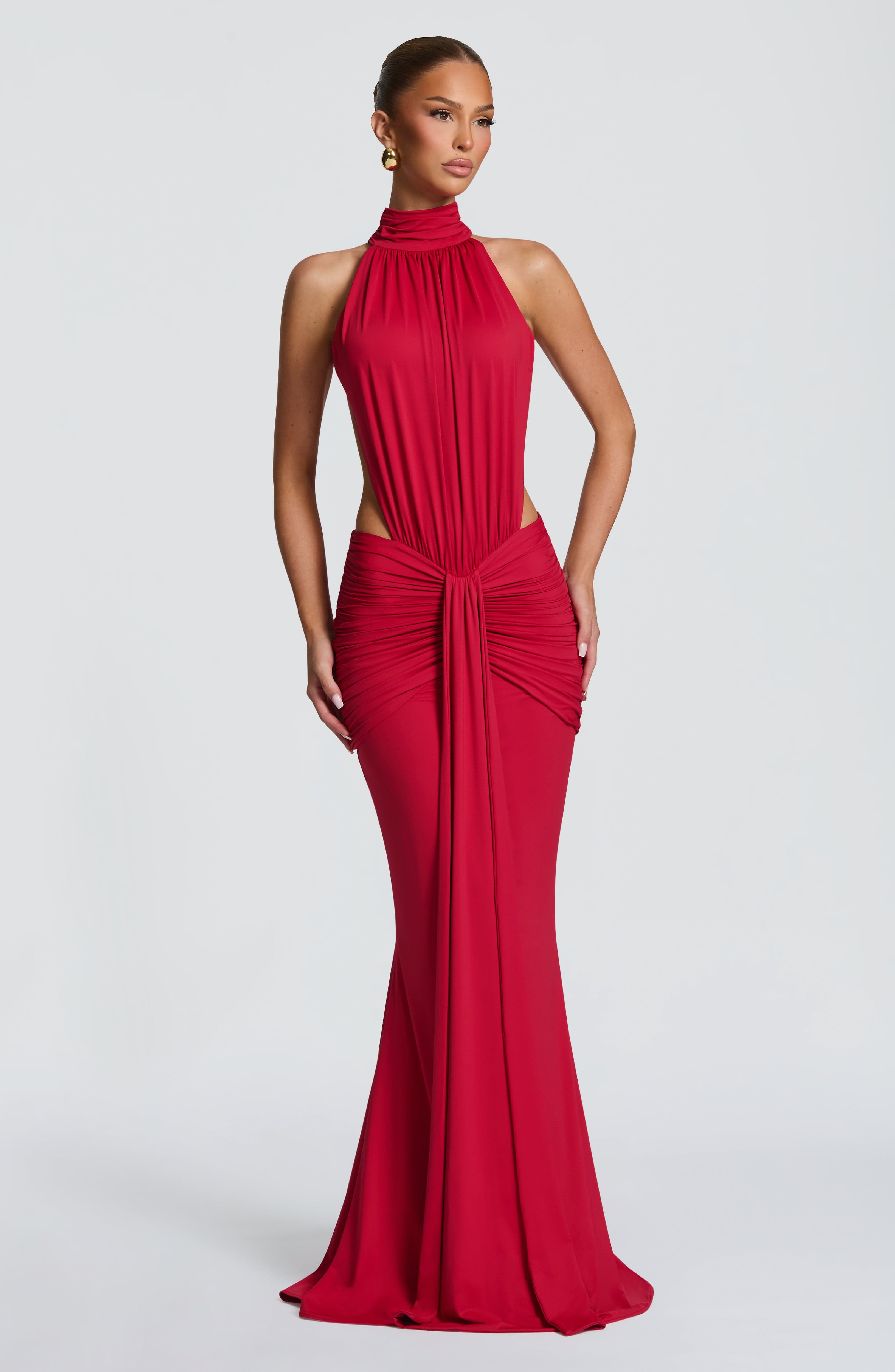 Luna - Elegant Backless Silk