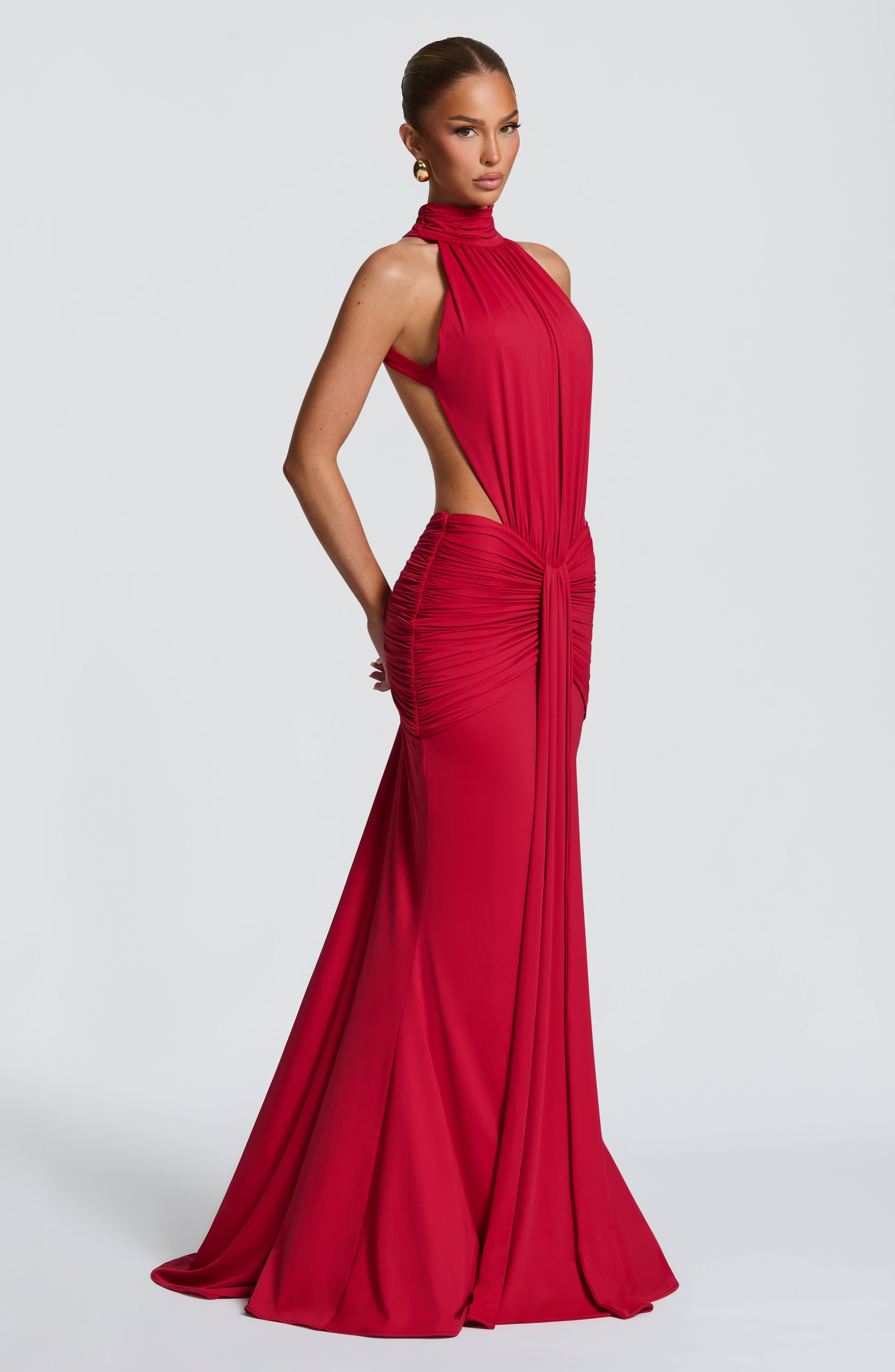 Luna - Elegant Backless Silk