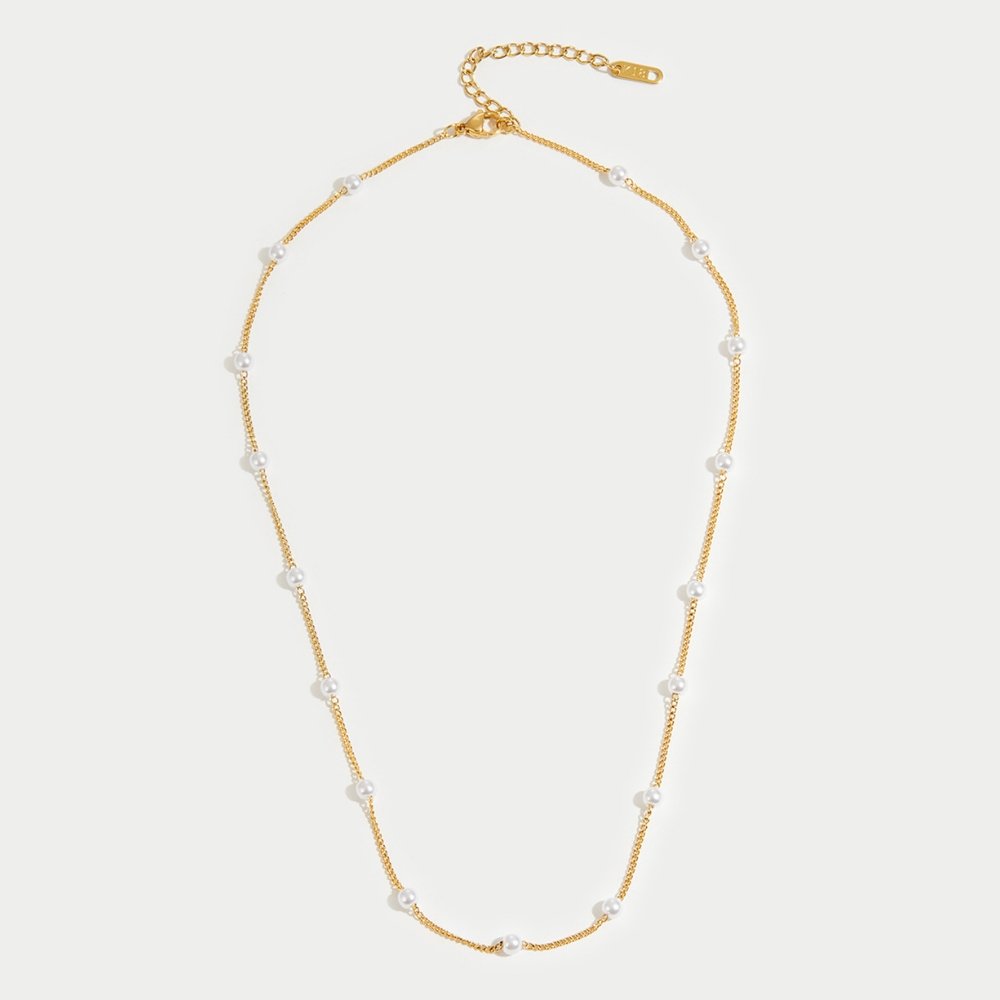 Dona - Timeless Pearl and Gold Necklace