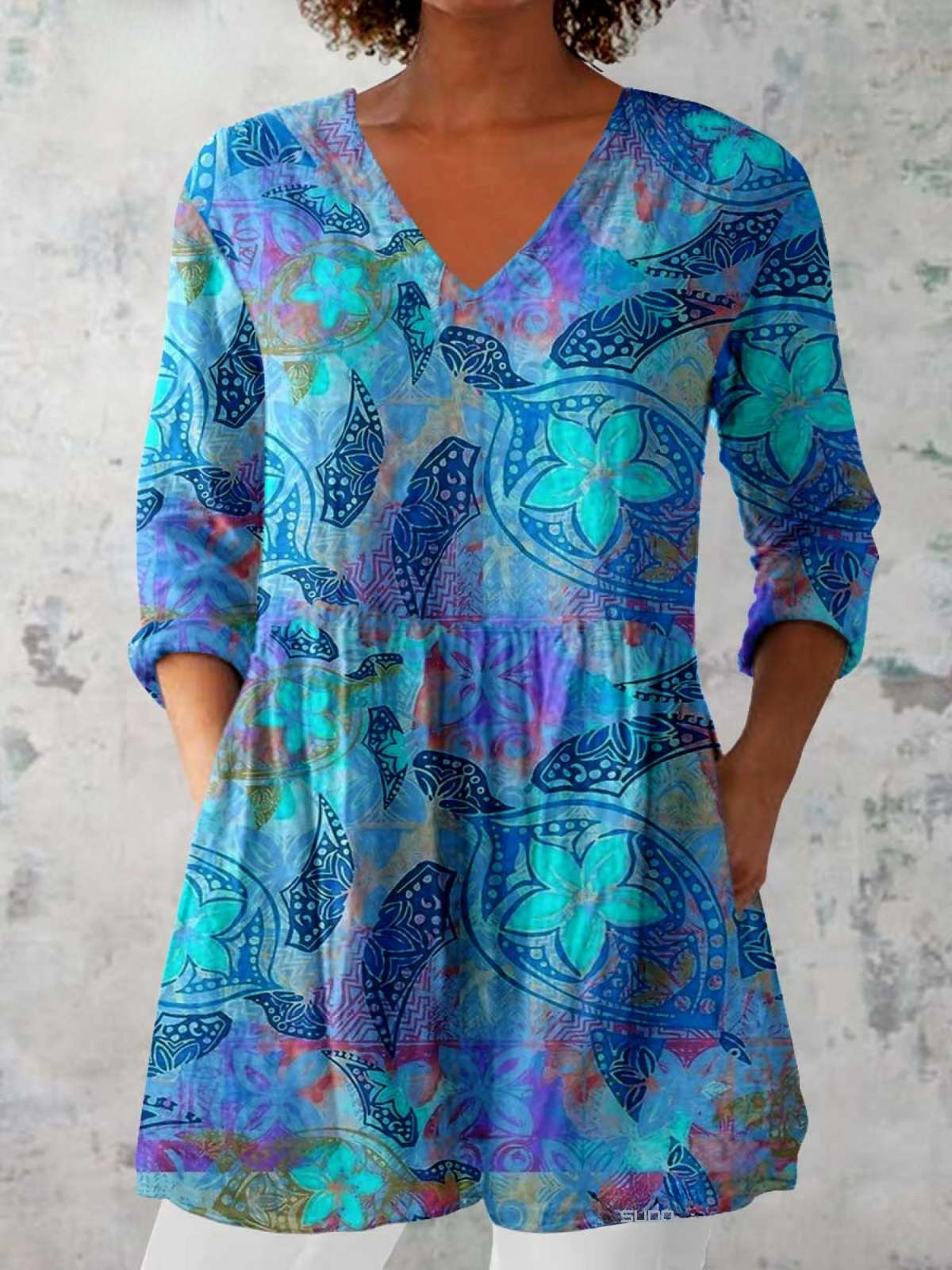 Ceira - Long Blouse with V-Neck