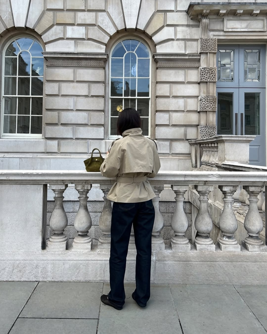 Alzea – Cropped Trench Coat with Belt