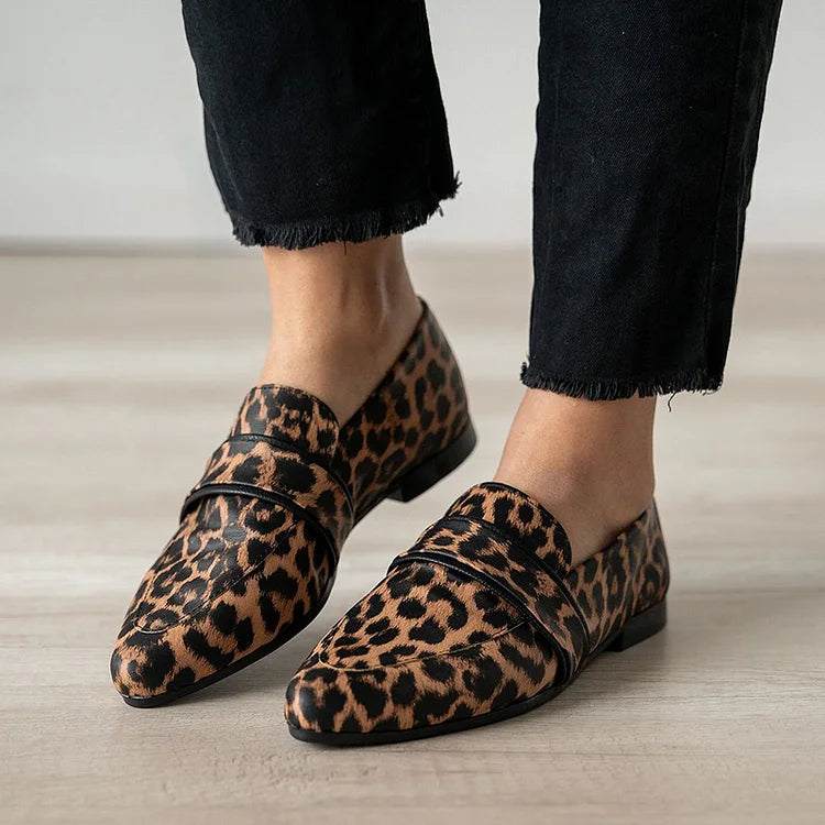 Angela – Elegant Loafer with Pointed Toe and Small Heel