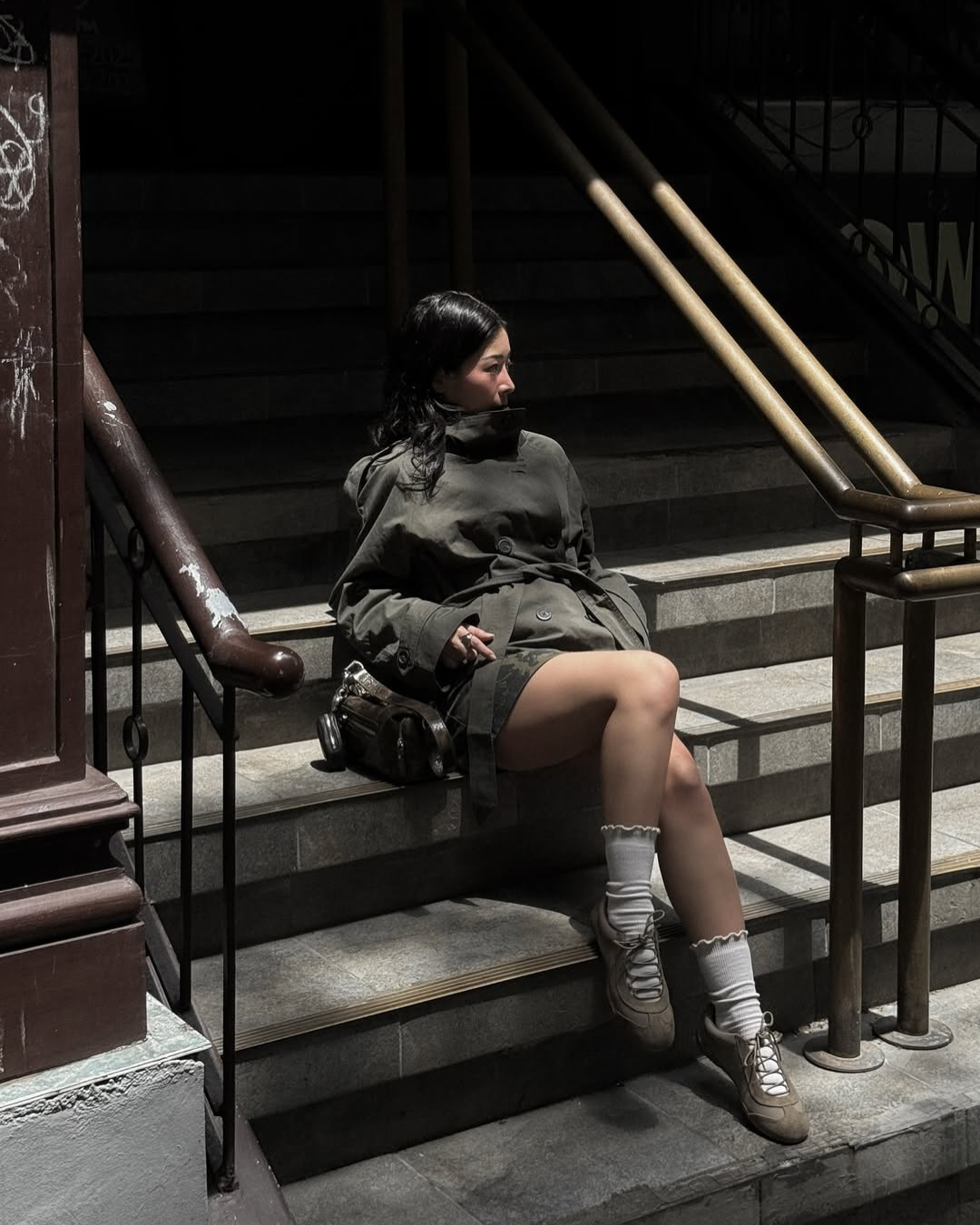 Alzea – Cropped Trench Coat with Belt