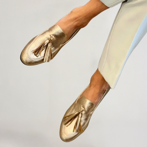 Ria – Gold Loafers with Metallic Shine and Tassels