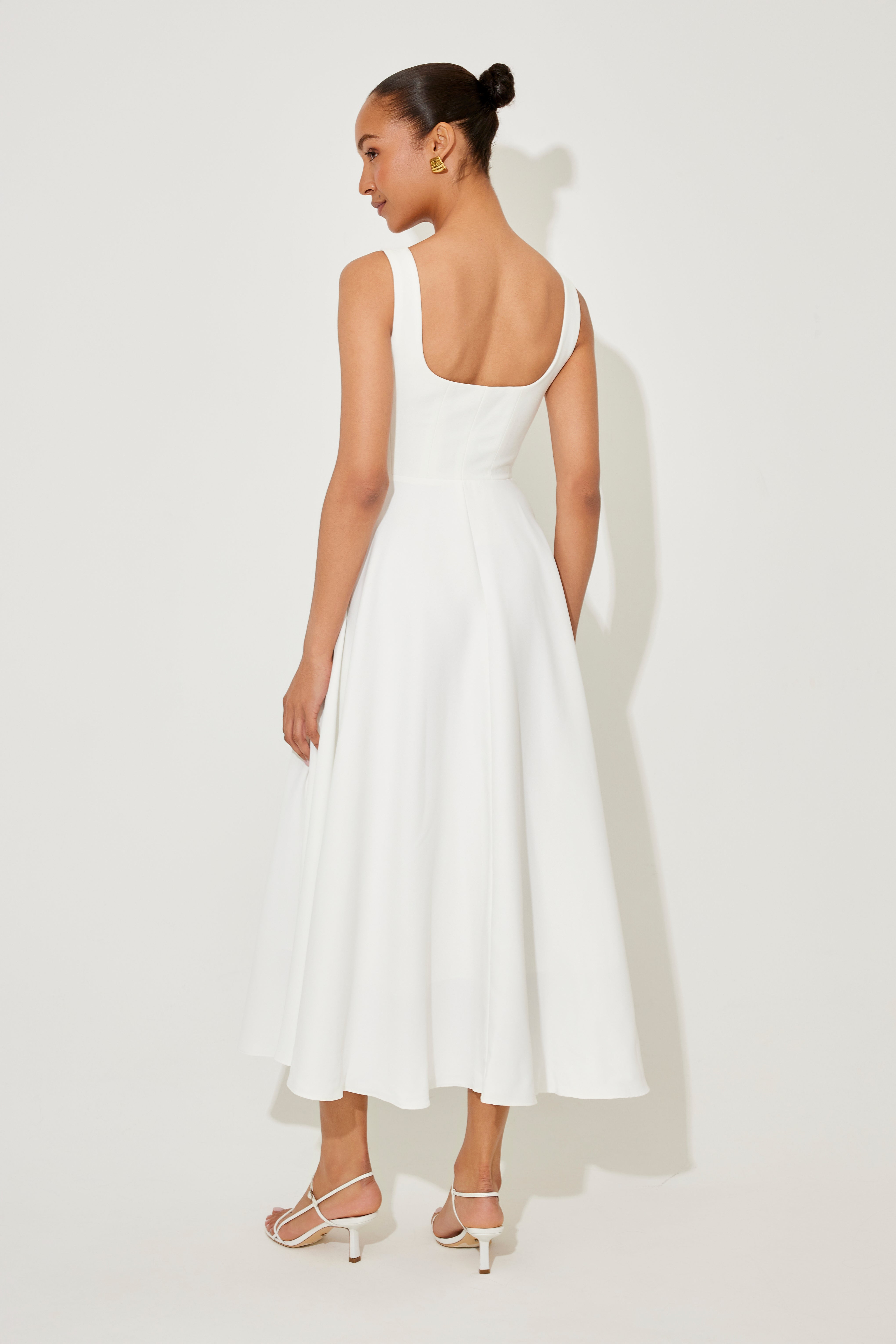 Leah - Timeless Flowy Midi Dress