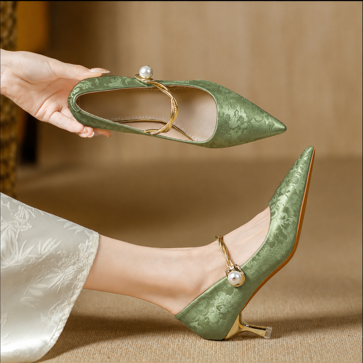Karsyn - Vintage Pearl Kitten Heels