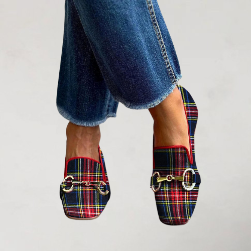 Heide – Elegant Loafers with Diamond Pattern and Metal Buckle