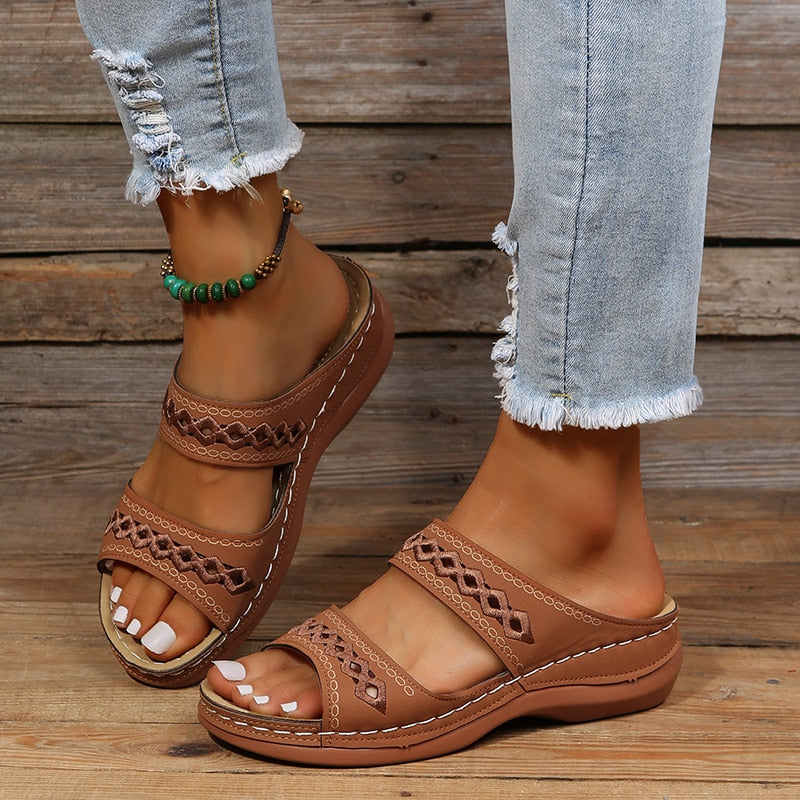 Monna – Padded Orthopedic Sandals