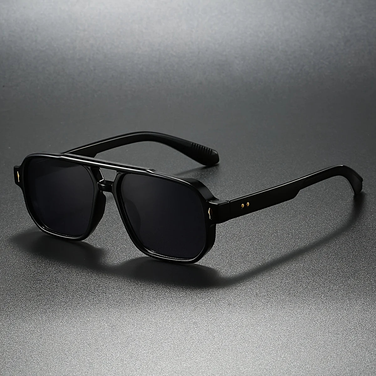 Sammie – Retro Sunglasses with UV Protection