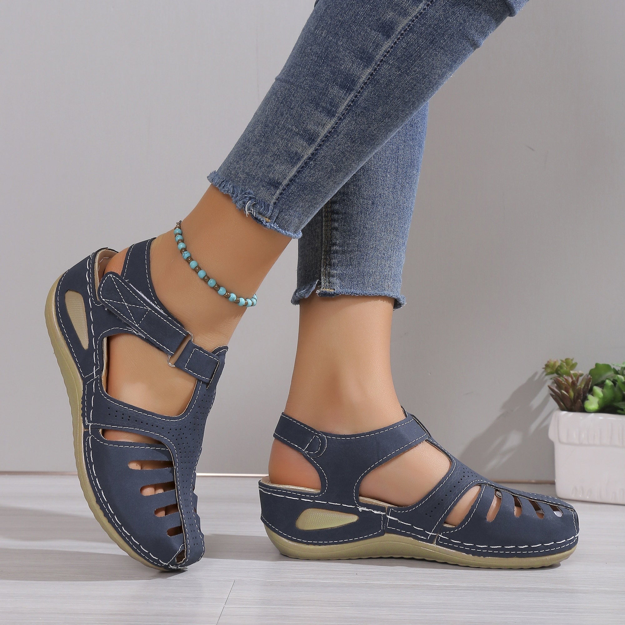 Loisa – Comfort Sandals with Gentle Lift