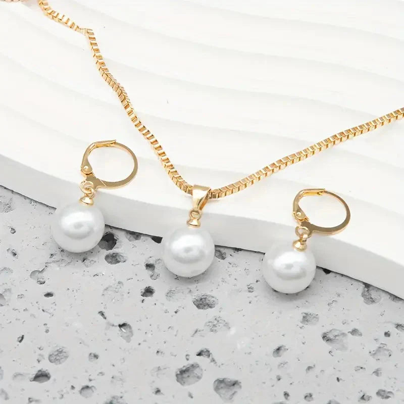 Faye - Elegant Graceful Pearl Necklace Set