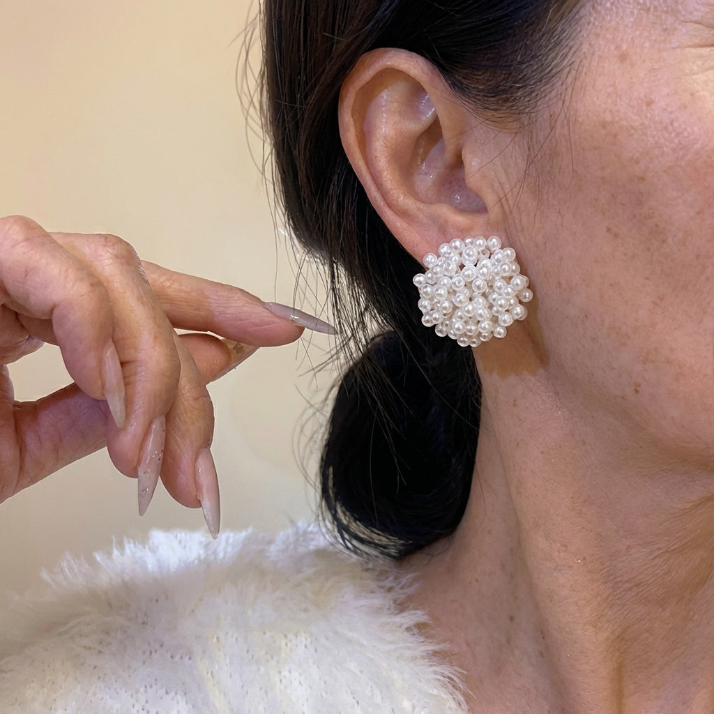 Geela - Elegant Pearl Cluster Earrings