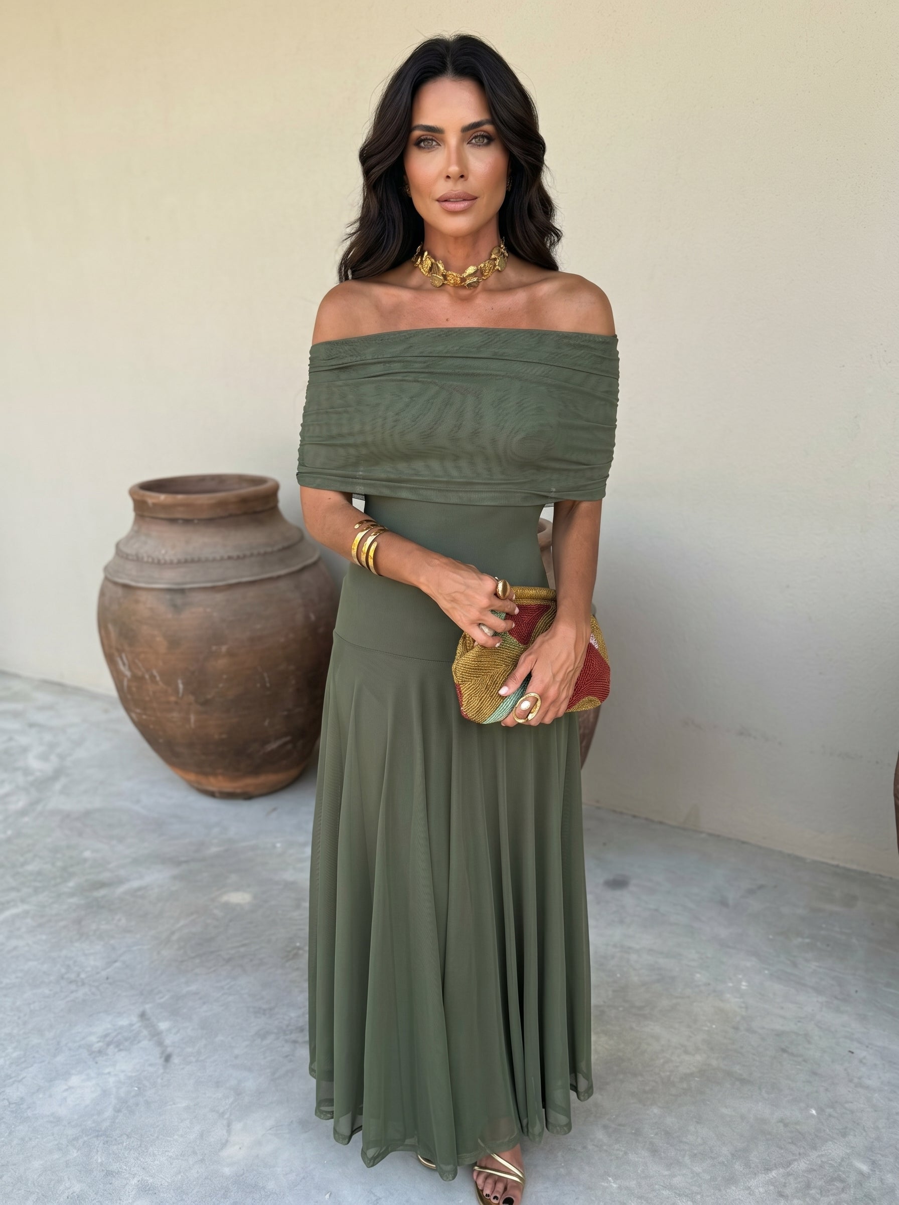 Arabella – Body-Skimming Elegant Midi Dress