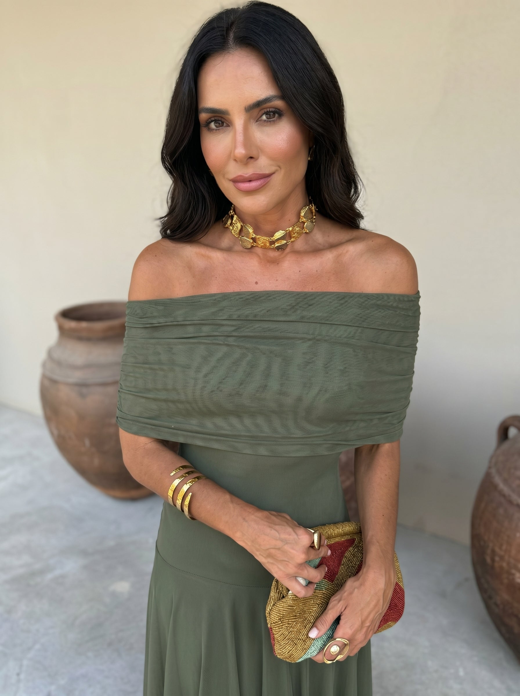 Arabella – Body-Skimming Elegant Midi Dress